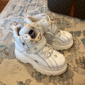 Buffalo London Platform Sneaker